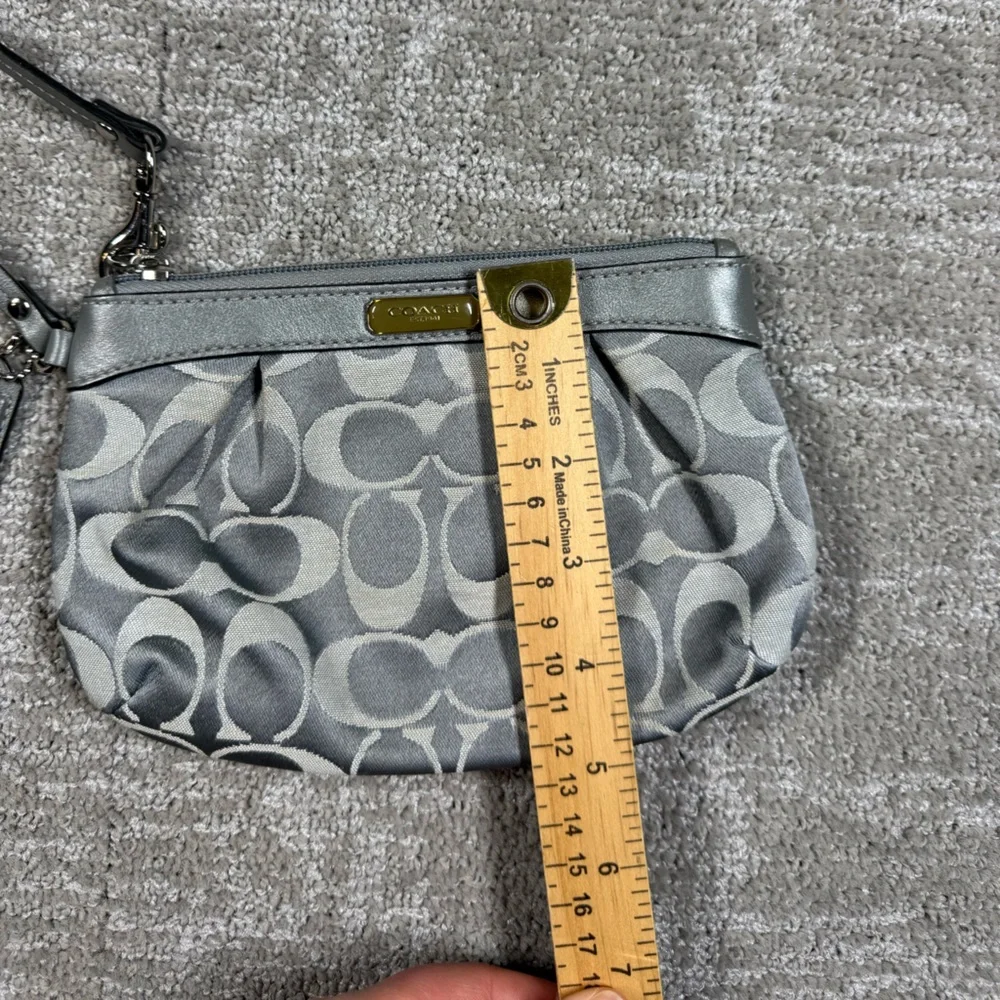 Coach Y2K Gray C Print Wristlet Wallet - Picture 3 of 6